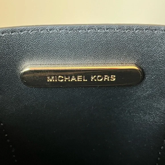 🌼Michael Kors Purse - Picture 10 of 13